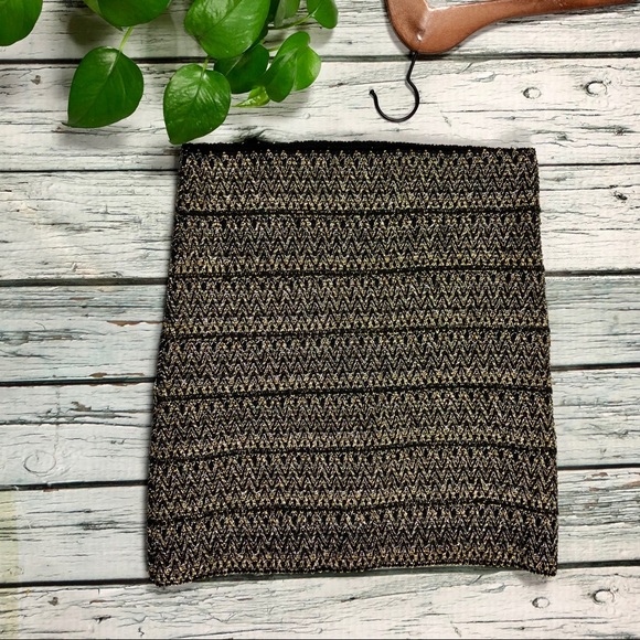 3/25 SALE  Elliatt gold/black fitted skirt Sz L Anthropologie - Picture 1 of 7